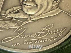 1971 New Zealand James Berry Solid Sterling Silver Medal Franklin Mint 6.98oz