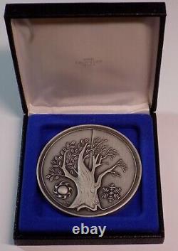 1973 Franklin Mint Calendar 4500 gr (292.6 grams) Sterling Silver medallion