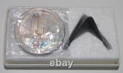 Franklin Mint 1970 United Nations 5.5 Ounce Sterling Silver Medal withStand -Toned