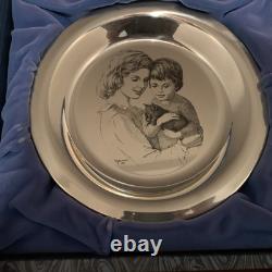 Franklin Mint 1976 Sterling Silver Mother's Day Plate Mother & Child Scene Mint