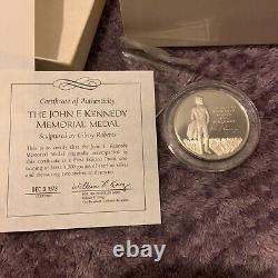 John F. Kennedy The Franklin Mint Sterling Silver Proof Medal 1000 Grains 65.2 g