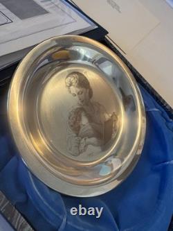 Sterling Silver Franklin Mint 1974 Mother's Day Plate ==Mother & Child Scene==8